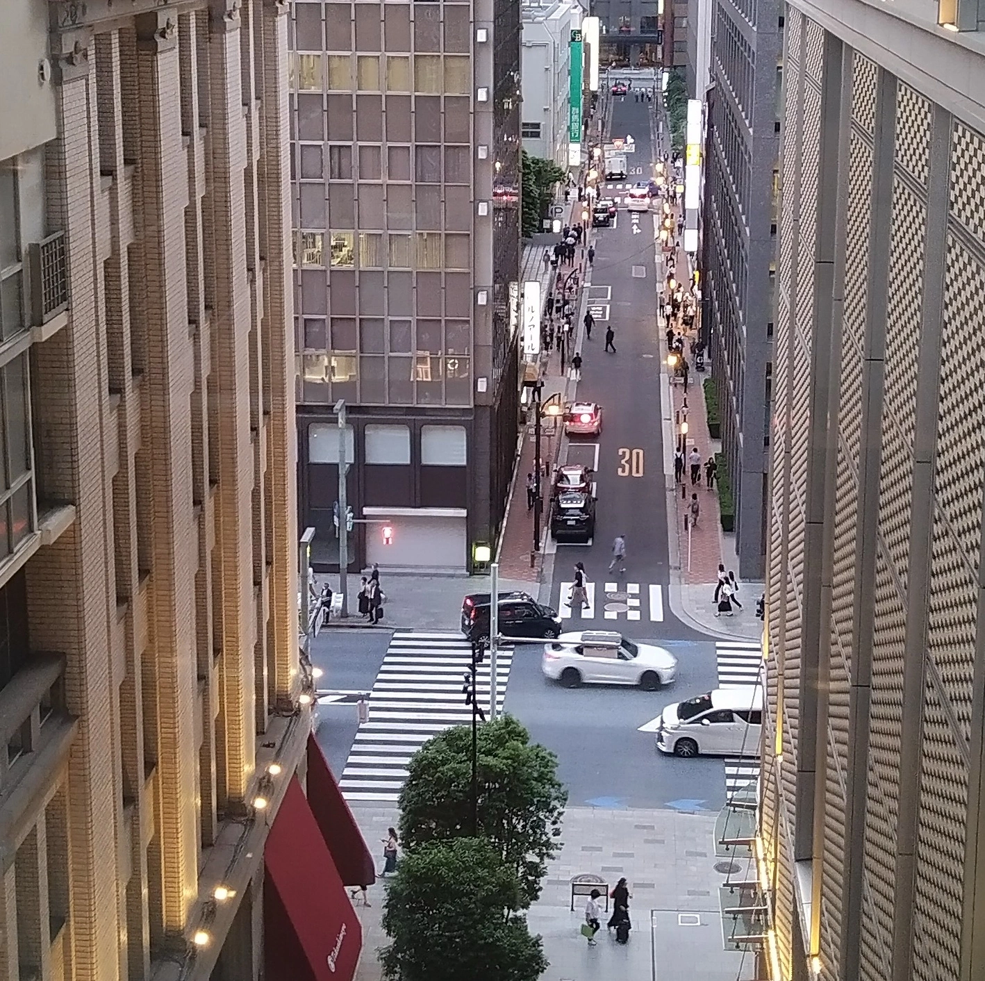 Takashimaya building view of the street